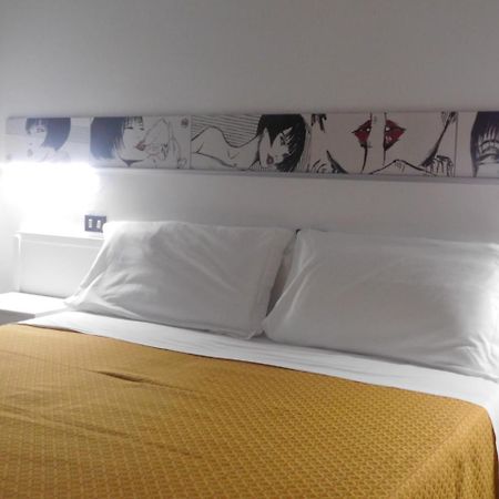 Hotel Dolores Римини Экстерьер фото