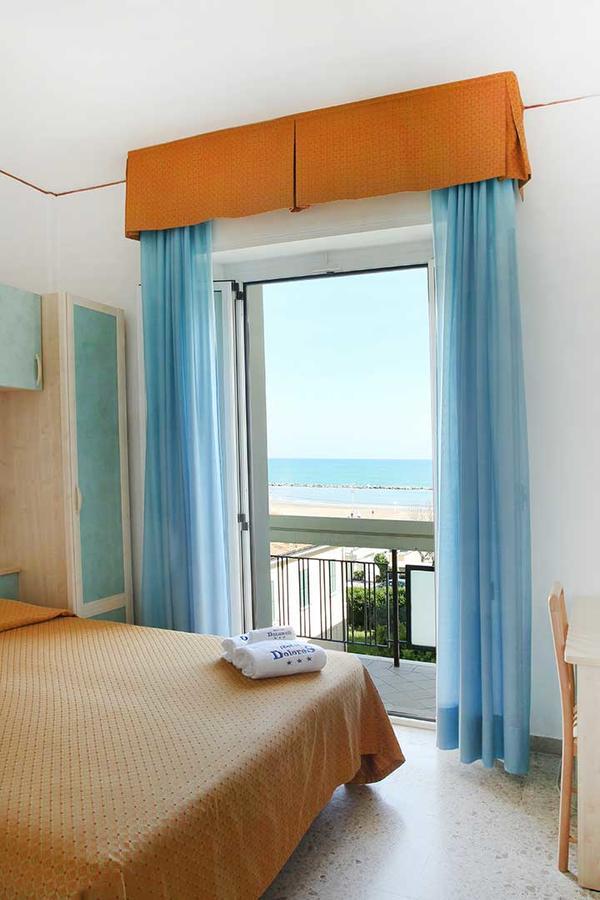 Hotel Dolores Римини Экстерьер фото
