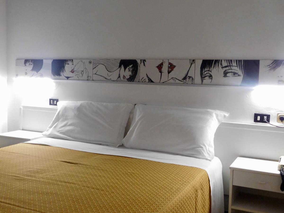 Hotel Dolores Римини Экстерьер фото