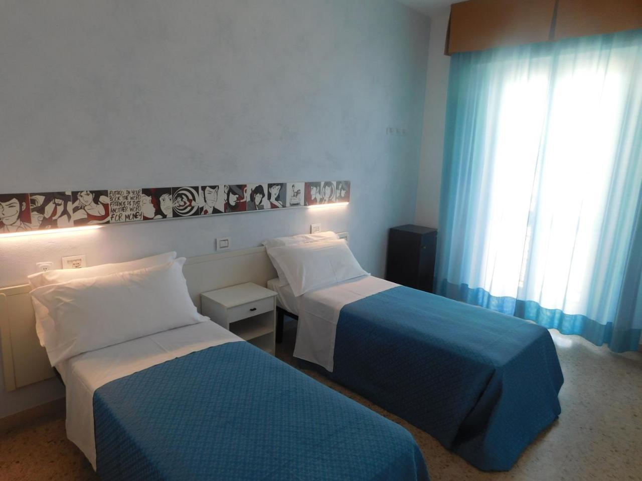 Hotel Dolores Римини Экстерьер фото
